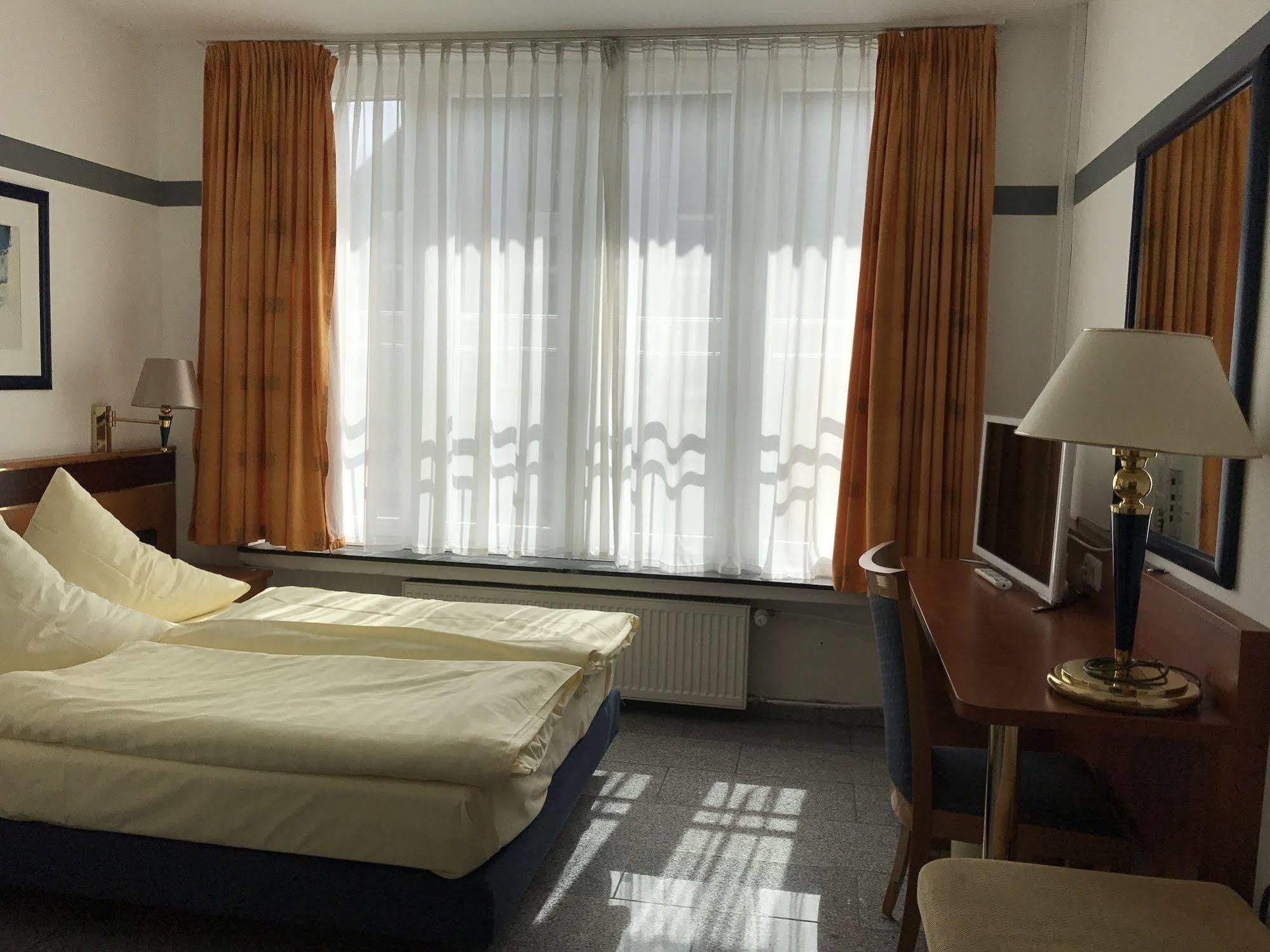 Parkhotel Friedrichstrasse Gießen Buitenkant foto